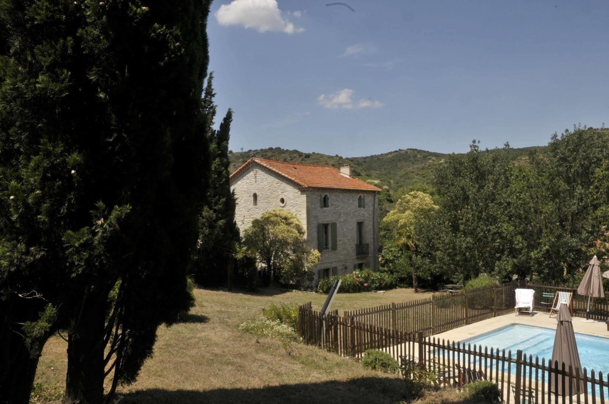 Mas Montluzia Acomodação com café da manhã Cascastel-des-Corbières Exterior foto